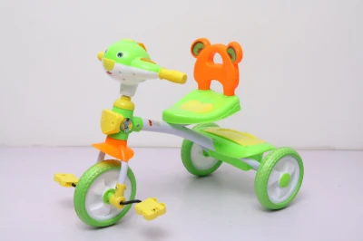 Triciclo per bambini in plastica con testa a forma di cartone animato da guidare