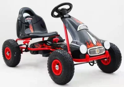 Giro giocattolo per bambini su un go-kart a pedali per bambini dai 3 ai 7 anni